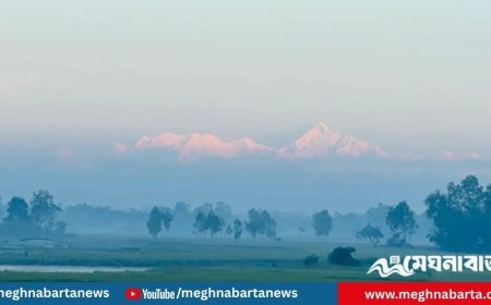 তিস্তা ব্যারেজে উঁকি দিচ্ছে কাঞ্চনজঙ্ঘা
