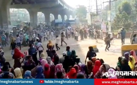 আশুলিয়ায় শ্রমিকদের বিক্ষোভ, পুলিশের সঙ্গে সংঘর্ষে আহত ২০