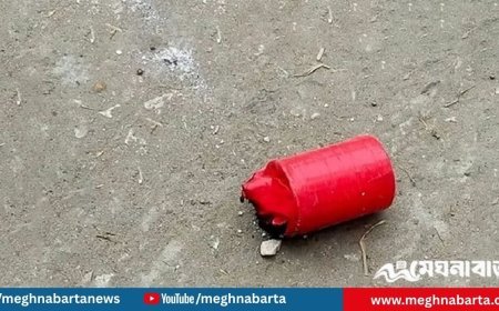 বিমানবন্দর রেলস্টেশনে ককটেল বিস্ফোরণ