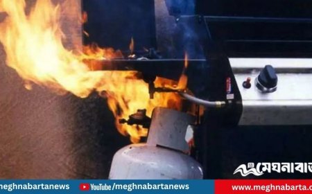 গ্যাস সিলিন্ডার বিস্ফোরণে চায়ের দোকানে থাকা ৪ জন দগ্ধ