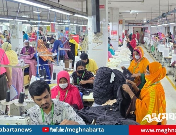 ৩৫৩ পোশাক কারখানা বন্ধ, সোয়া লাখ শ্রমিক বেকার :গার্মেন্টস খাতে গভীর সংকট