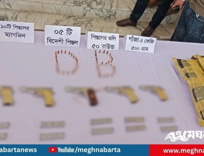 যশোরে ৫টি বিদেশি পিস্তল, গাঁজা ও গুলিসহ যুবক আটক