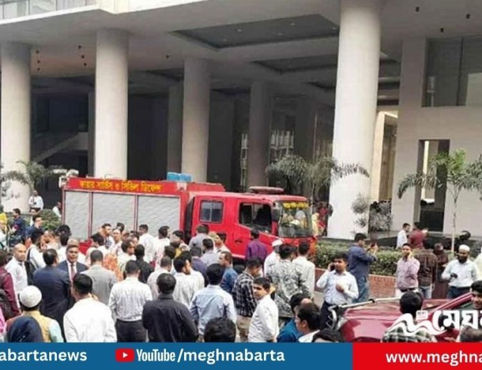 সচিবালয়ের মন্ত্রিপরিষদ ভবনে আগুন