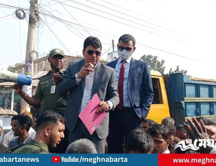 সার না পেয়ে দুই ঘণ্টা সড়ক অবরোধে ক্ষুব্ধ কৃষক