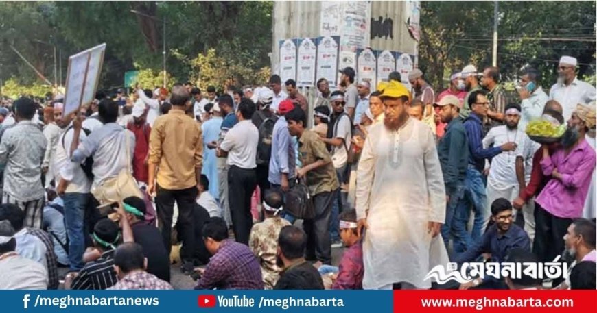 দাবিপূরণ না হওয়া পর্যন্ত সারা দেশে অনির্দিষ্টকালের কর্মবিরতিতে প্রাথমিক শিক্ষকরা