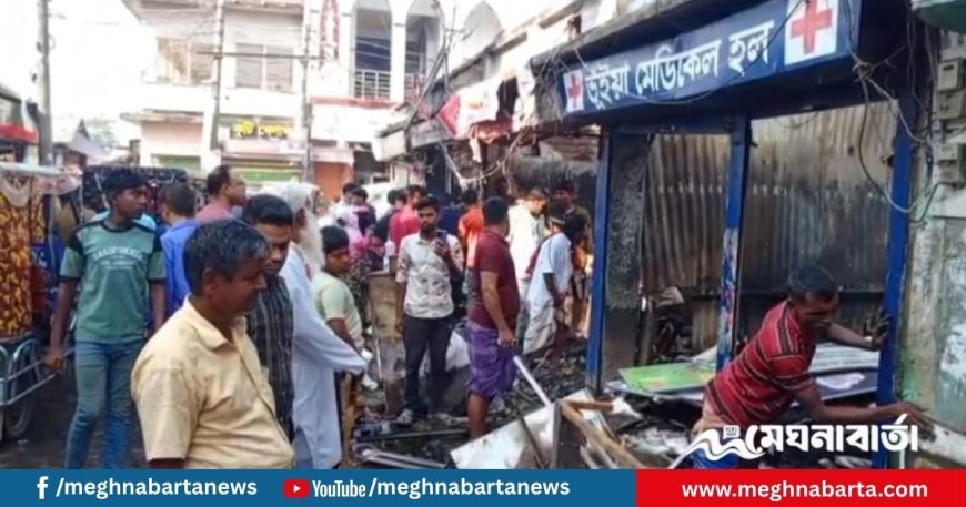 কসবার কুটিবাজারে ভয়াবহ অগ্নিকাণ্ড, ১০ দোকান পুড়ে ছাই