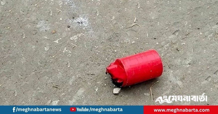 বিমানবন্দর রেলস্টেশনে ককটেল বিস্ফোরণ