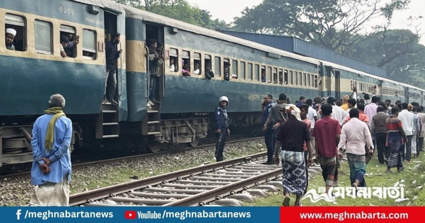 বিএনপির প্রার্থী পরিবর্তনের দাবিতে ট্রেন অবরোধ