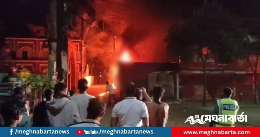 সিলেটে ১৩টি গাড়ি পুড়ে ছাই