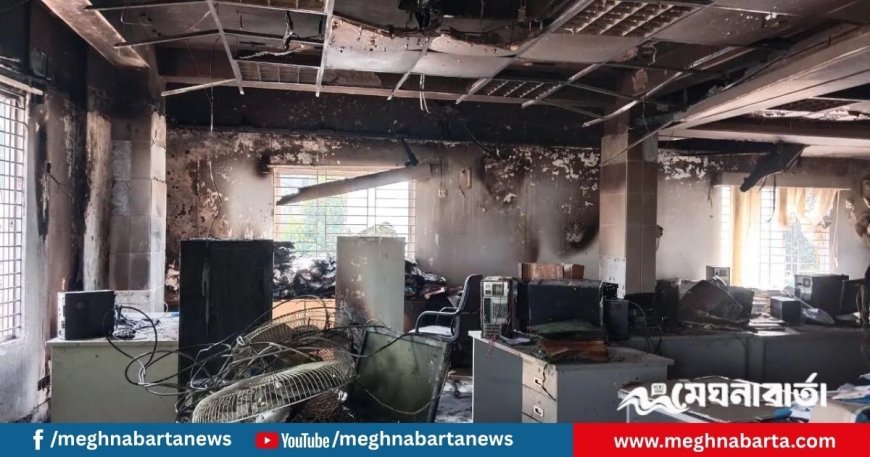 মানিকগঞ্জে ইসলামী ব্যাংকে ভয়াবহ আগুন