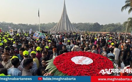 বিজয় দিবসে জাতীয় স্মৃতিসৌধে সাধারণ মানুষের ঢল