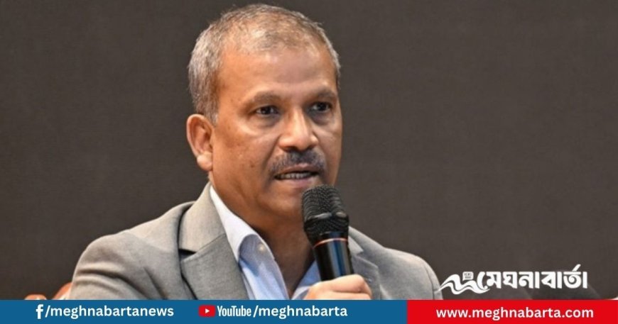 ‘মোবাইল ফোন’ ইস্যুতে প্রবাসীদের ধোঁয়াশা দূর করলেন উপদেষ্টা আসিফ নজরুল