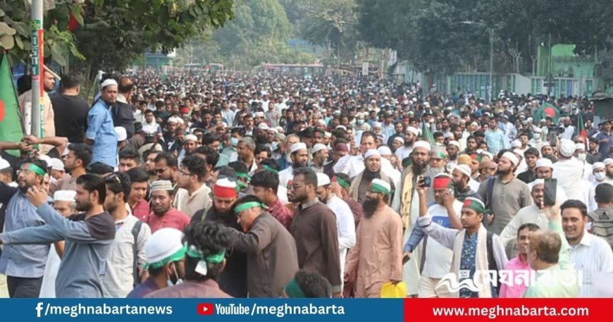 ওসমান হাদির জানাজায় অংশ নিতে মানিক মিয়া অ্যাভিনিউয়ে মানুষের ঢল