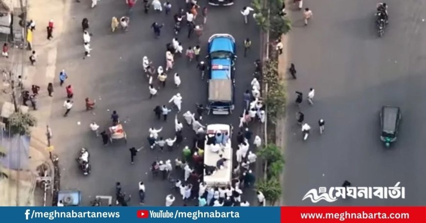 জানাজা শেষে ঢাবির পথে শহীদ শরিফ ওসমান হাদির মরদেহ