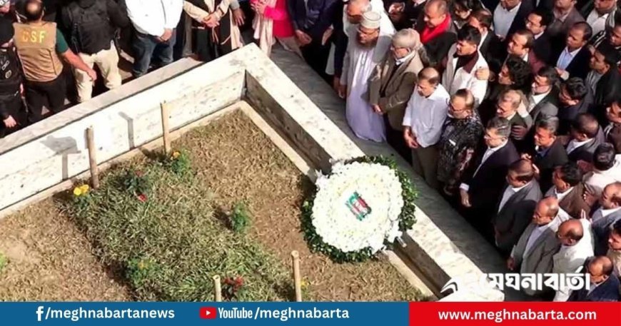 শহীদ ওসমান হাদির কবরে শ্রদ্ধা জানালেন তারেক রহমান