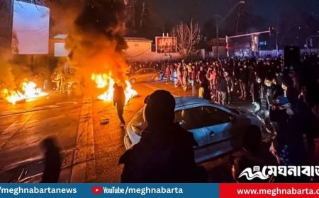 ইরানে নজিরবিহীন বিক্ষোভ: পতনের মুখে কি সরকার?