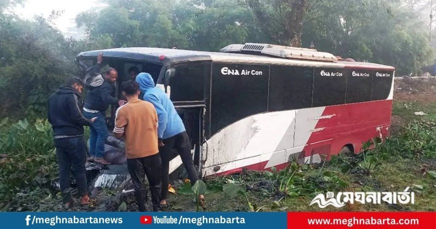 বাসচালকের সাহসিকতায় রক্ষা পেল যাত্রীরা, নিহত পিকআপ চালক