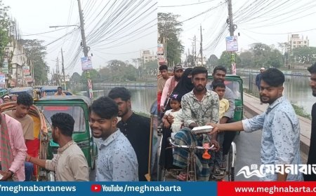 চাঁদপুরে ‘আলোর পথ’ সামাজিক সংগঠনের উদ্যোগে পথচারী ও চালকদের মাঝে  ইফতার বিতরণ
